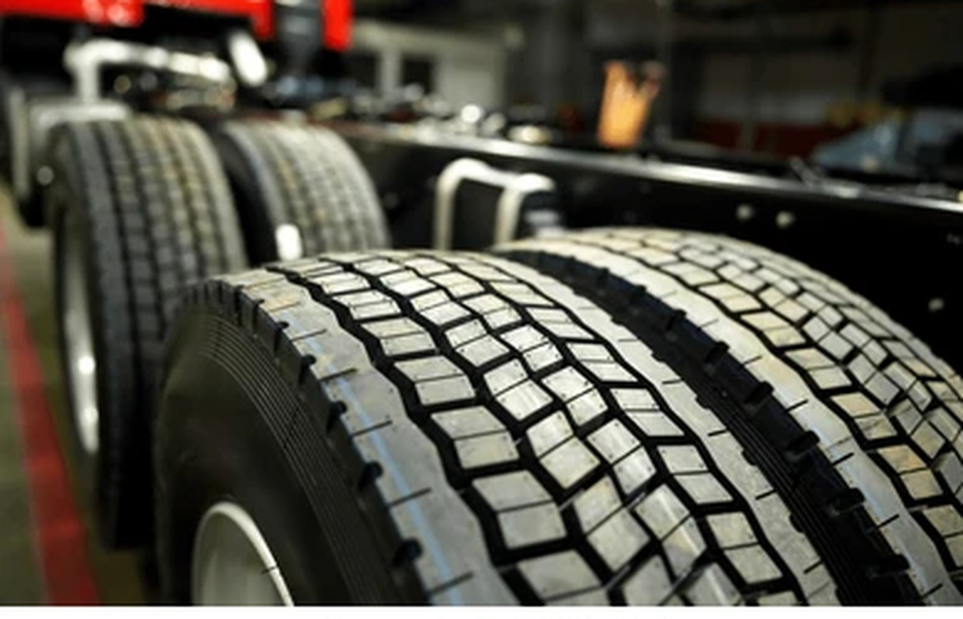Workshop mounting tyres